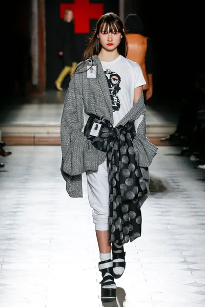 Look 7